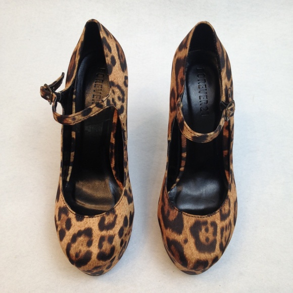 Forever 21 Shoes - Forever 21 Women Platform Cheetah Mary Jane Size 6